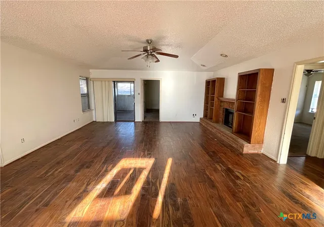 Photo 3 of Single family home for sale at 401 Highridge Cvs, Killeen, TX 76543 | MLS# 620625 | Listing updated on 2026-07-27