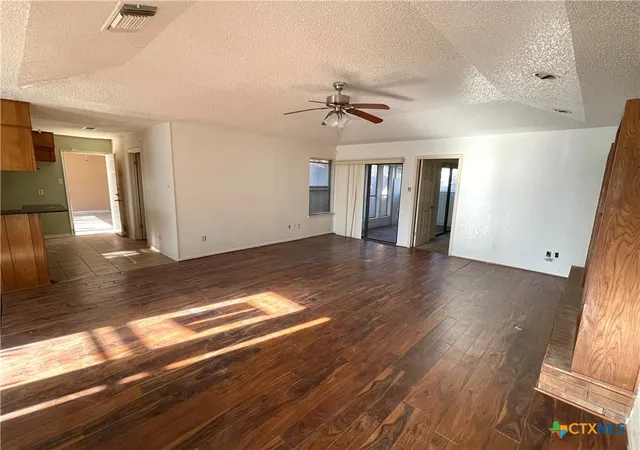 Photo 3 of Single family home for sale at 401 Highridge Cvs, Killeen, TX 76543 | MLS# 620625 | Listing updated on 2026-07-27