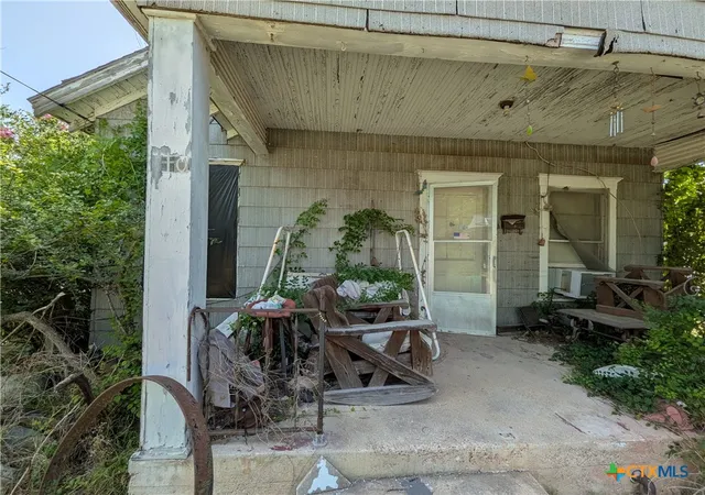 2nd image of 410 S 14th St, Gatesville, TX 76528 | MLS# 620647