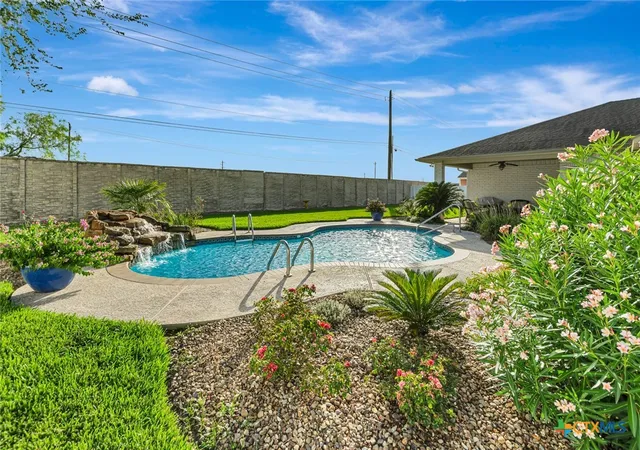 Photo 2 of Single family home for sale at 109 Ridge View, Victoria, TX 77904 | MLS# 620270 | Listing updated on 2026-07-25