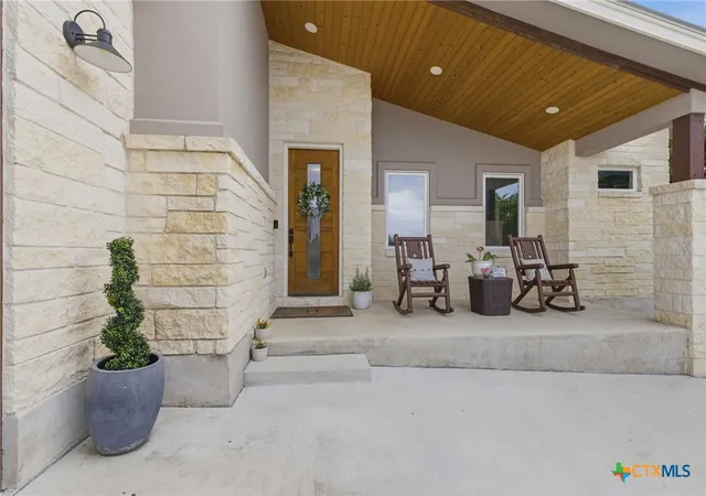 Homes for sale in Canyon Lake, TX | 1108 Long Holw, Canyon Lake, TX 78133 | MLS# 620717