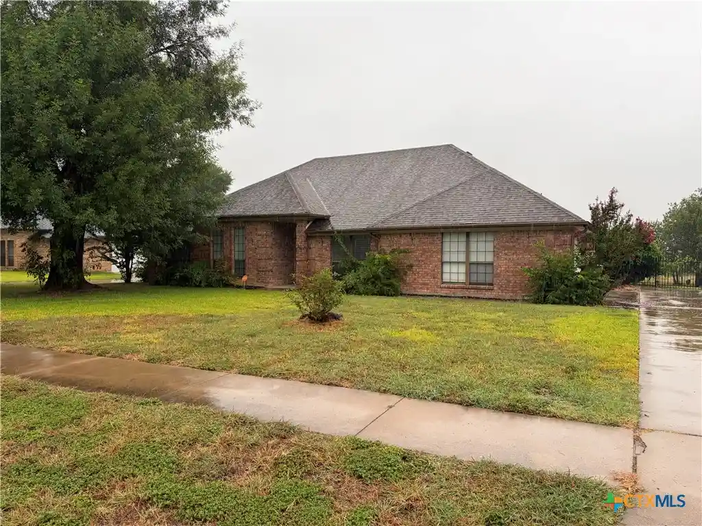Photo 1 of Sale Pending at 1413 S Roy Reynolds Dr, Killeen, TX 76543 | MLS# 620747 | Listing updated on 2026-10-12