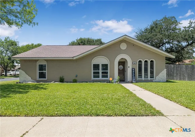 Photo 1 of Single family home for sale at 101 King Arthur St, Victoria, TX 77904 | MLS# 620537 | Listing updated on 2026-07-28