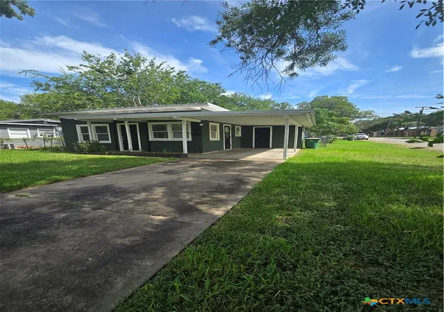 1st image of 1501 E Rosebud Ave, Victoria, TX 77901 | MLS# 620753