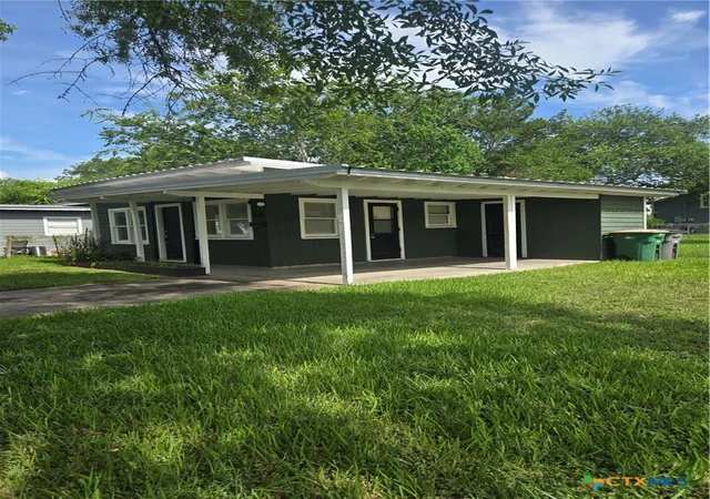 2nd image of 1501 E Rosebud Ave, Victoria, TX 77901 | MLS# 620753