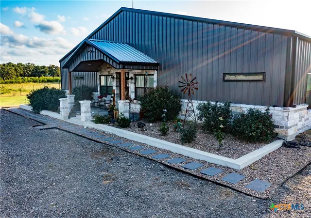 Photo 2 of Single family home for sale at 206 Deer Trl Ln, Goliad, TX 77963 | MLS# 620796 | Listing updated on 2026-07-27