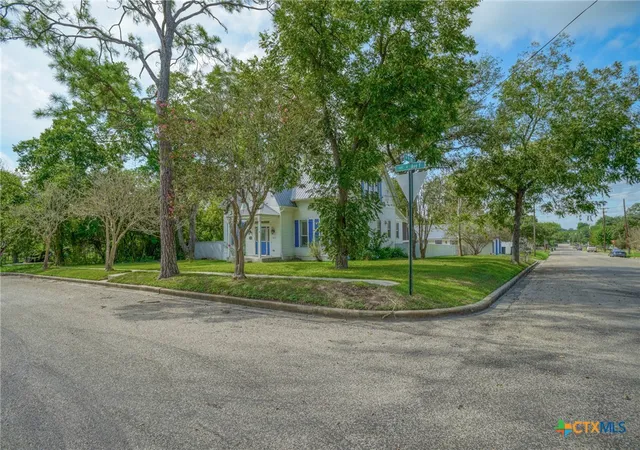 40th image of 1322 N Avenue F #A, Shiner, TX 77984 | MLS# 620785