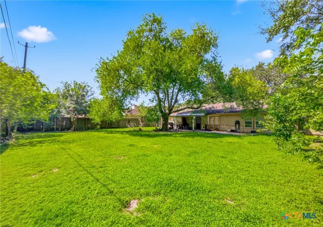 2nd image of 504 Maplewood Dr, Victoria, TX 77901 | MLS# 620846