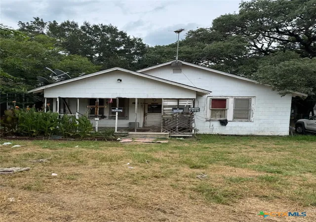 1st image of 603 Davis Ave, Yoakum, TX 77995 | MLS# 620871