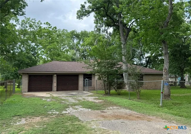 Photo 3 of Single family home for sale at 1609 Forrest Dr, Wharton, TX 77488 | MLS# 620895 | Listing updated on 2026-07-28