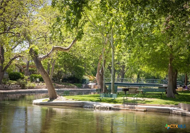 4th image of 695 W Klingemann St, New Braunfels, TX 78130 | MLS# 620919