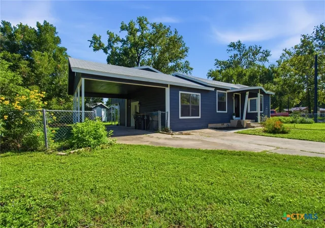 2nd image of 901 Barbara Dr, San Marcos, TX 78666 | MLS# 620960