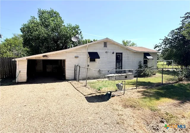 14th image of 2200 W Gillis Ave, Cameron, TX 76520 | MLS# 621007