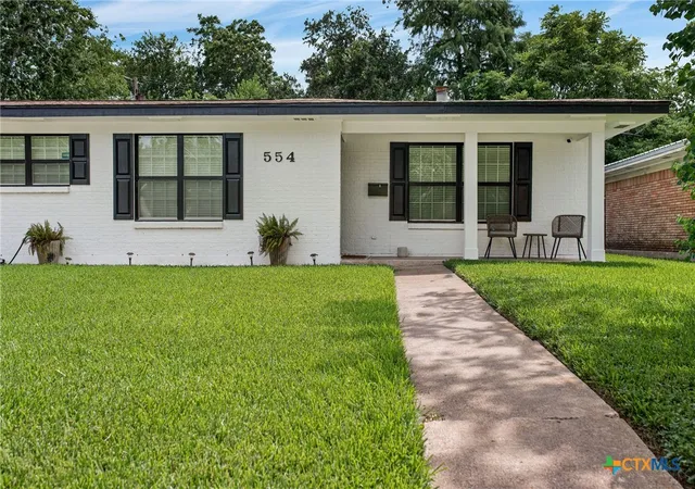 1st image of 554 Brookhollow Dr, Port Lavaca, TX 77979 | MLS# 620154