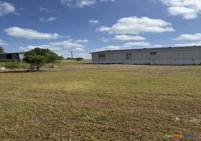 4th image of 352 Stagecoach Hill Dr, Seguin, TX 78155 | MLS# 621040