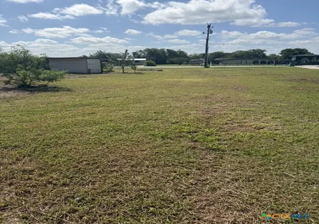 5th image of 352 Stagecoach Hill Dr, Seguin, TX 78155 | MLS# 621040