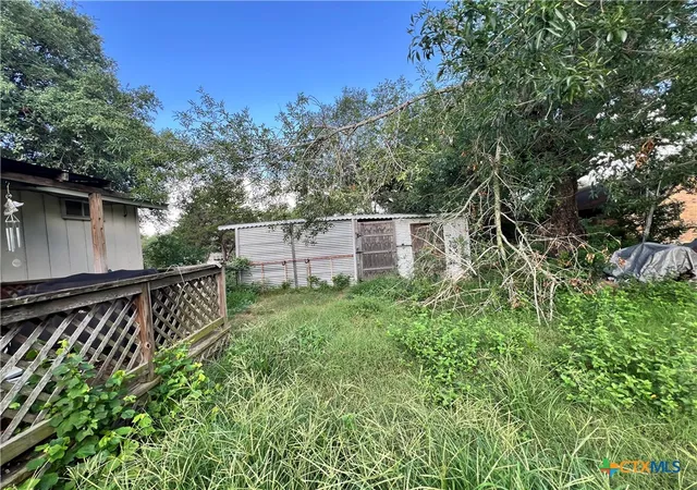 3rd image of 509 Pershing St, Luling, TX 78648 | MLS# 621071