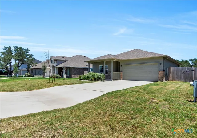 2nd image of 513 Lucky Ave, Bertram, TX 78605 | MLS# 621101