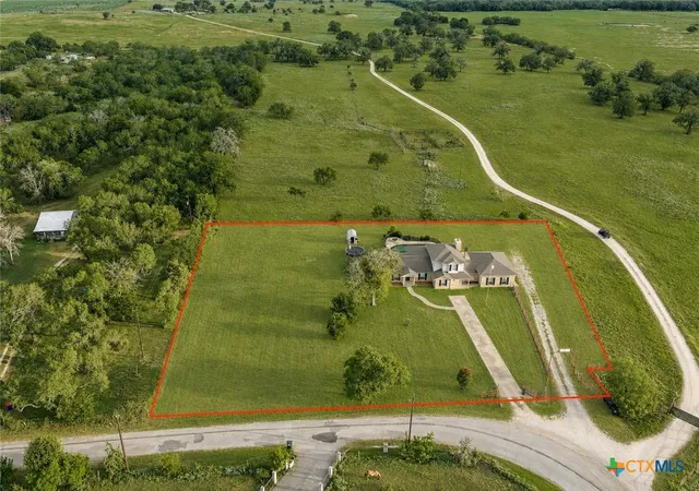 4th image of 1506 Harwood Rd, Luling, TX 78648 | MLS# 621091