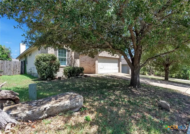 Photo 3 of Sale Pending at 411 Estate Dr, Hutto, TX 78634 | MLS# 621132 | Listing updated on 2026-10-07