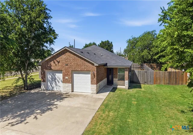 Listing Photo 4 - Condo for sale in building located at 112 E Truman Ave, Copperas Cove, TX 76522