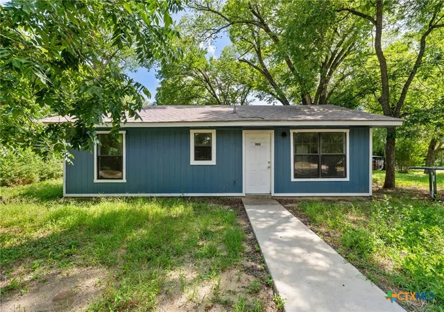 1st image of 903 W 1st St, Cameron, TX 76520 | MLS# 621173