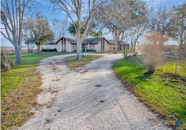 2nd image of 10957 N Us Hwy 77, Schulenburg, TX 78956 | MLS# 621181