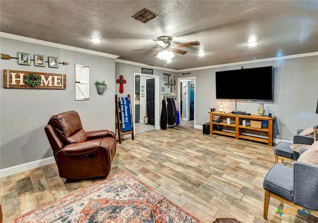 2nd image of 1518 Bonham Dr, Victoria, TX 77901 | MLS# 621179