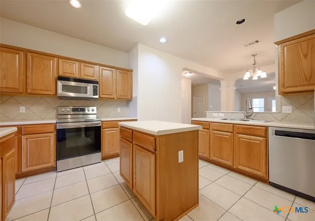 Photo 3 of Single family home for sale at 102 E Running Wolf Trl, Harker Heights, TX 76548 | MLS# 621158 | Listing updated on 2026-10-06