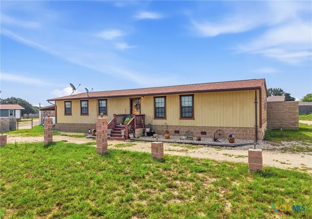 1st image of 288 County Road 341, La Vernia, TX 78121 | MLS# 620644