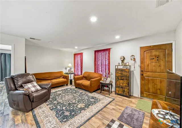 4th image of 288 County Road 341, La Vernia, TX 78121 | MLS# 620644