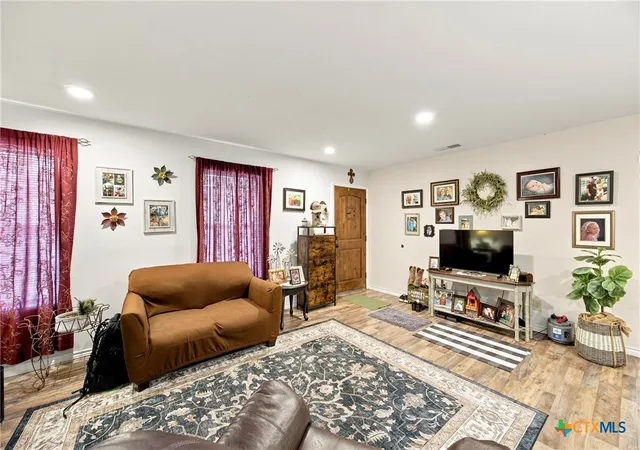 5th image of 288 County Road 341, La Vernia, TX 78121 | MLS# 620644