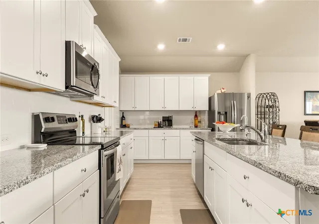 5th image of 6122 Ballast Trl, New Braunfels, TX 78132 | MLS# 621144
