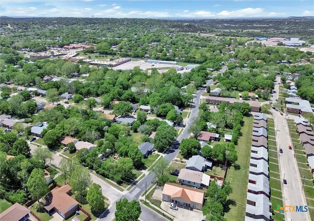 Listing Photo 5 - Condo for sale in building located at 504 S 1st St, Copperas Cove, TX 76522