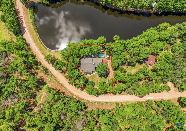 2nd image of 801 Moccasin Trl, La Grange, TX 78945 | MLS# 621286