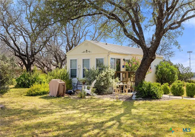 3rd image of 504 N Ave N, Johnson City, TX 78636 | MLS# 621321