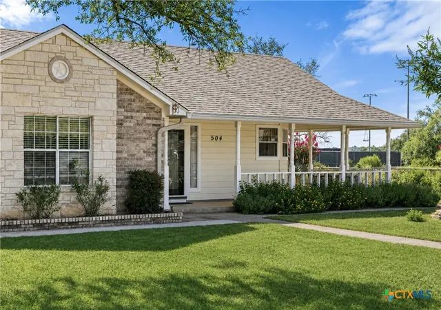 4th image of 504 N Ave N, Johnson City, TX 78636 | MLS# 621321