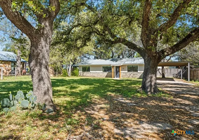2nd image of 512 W Pecan Dr, Johnson City, TX 78636 | MLS# 621331