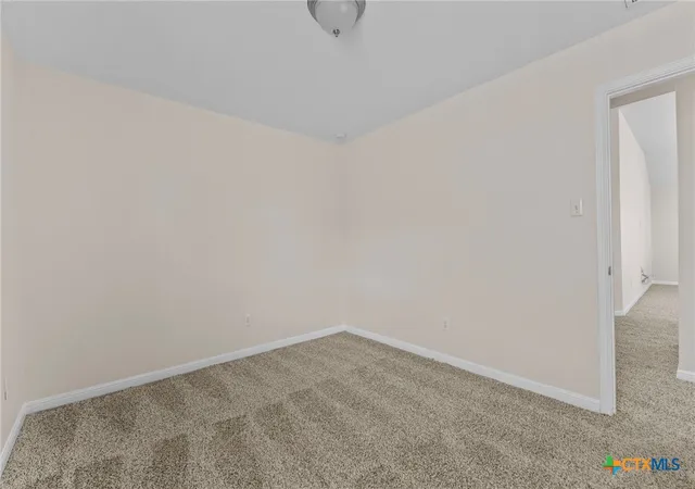 Photo 4 of Single family home for sale at 185 Silver Maple, Kyle, TX 78640 | MLS# 621350 | Listing updated on 2026-10-07