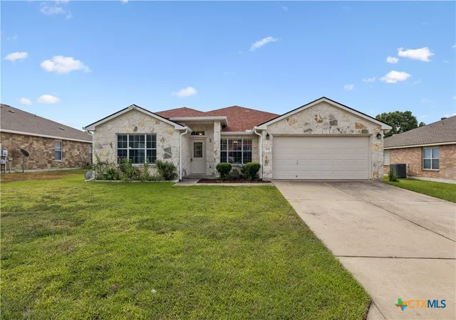 Photo 1 of Single family home for sale at 104 Lone Shadow Dr, Harker Heights, TX 76548 | MLS# 622069 | Listing updated on 2026-09-30