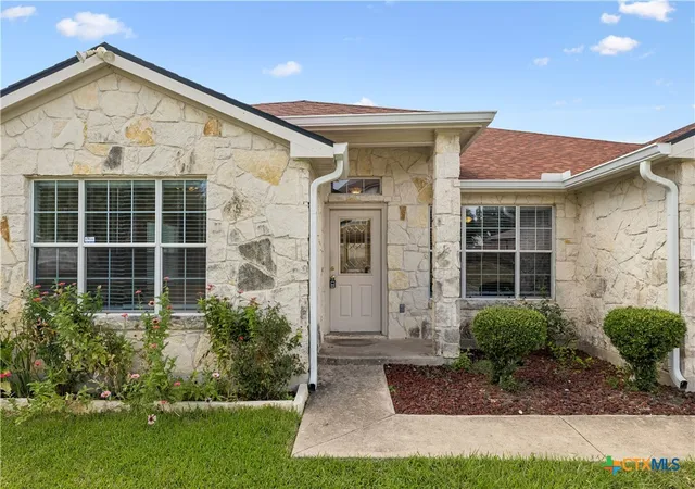 Photo 3 of Single family home for sale at 104 Lone Shadow Dr, Harker Heights, TX 76548 | MLS# 622069 | Listing updated on 2026-09-30