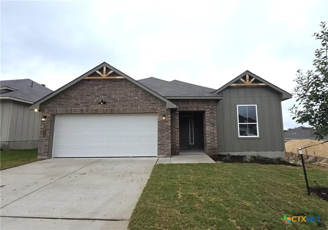 Photo 2 of Single family home for sale at 2010 Michigan Dr, Temple, TX 76504 | MLS# 622356 | Listing updated on 2026-10-06