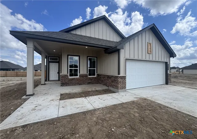Photo 1 of Sale Pending at 414 Dobson Dr, Killeen, TX 76542 | MLS# 622637 | Listing updated on 2026-10-08