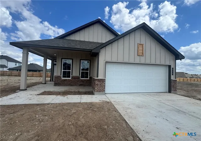 Photo 3 of Sale Pending at 414 Dobson Dr, Killeen, TX 76542 | MLS# 622637 | Listing updated on 2026-10-08