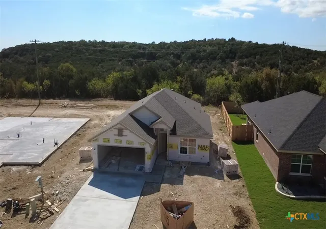 Photo 3 of Single family home for sale at 1405 Fossil Trl, Belton, TX 76513 | MLS# 623017 | Listing updated on 2026-10-07