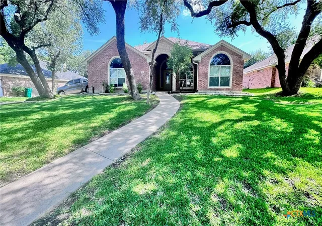 Photo 1 of Sale Pending at 416 Wrought Iron Dr, Harker Heights, TX 76548 | MLS# 623046 | Listing updated on 2026-10-08