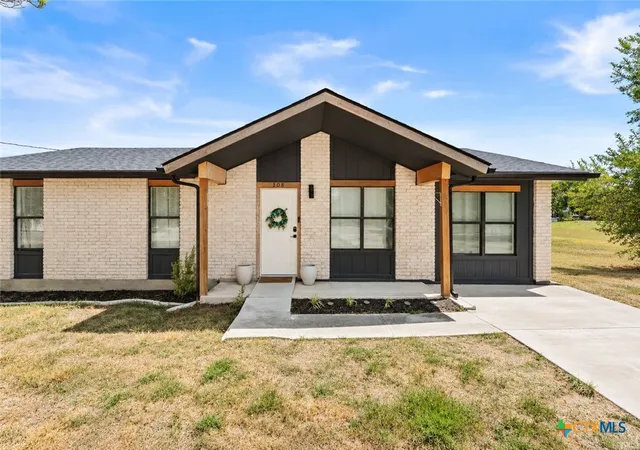 Photo 1 of Single family home for sale at 308 River Hills, San Marcos, TX 78666 | MLS# 623457 | Listing updated on 2026-09-23