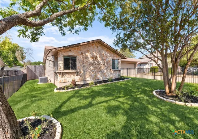 Photo 2 of Single family home for sale at 11210 Henge Dr, Austin, TX 78759 | MLS# 623712 | Listing updated on 2026-10-29