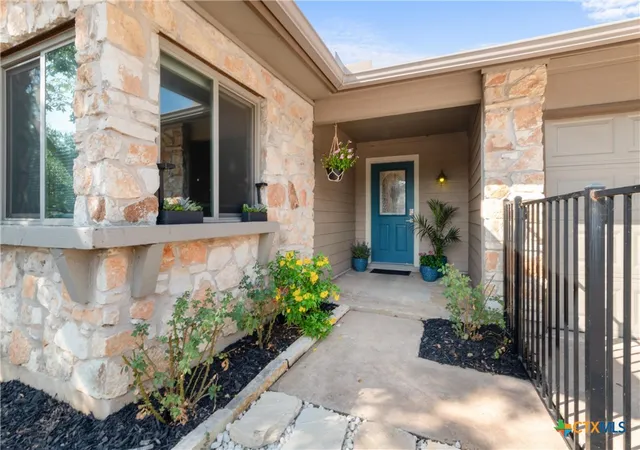 Photo 3 of Single family home for sale at 11210 Henge Dr, Austin, TX 78759 | MLS# 623712 | Listing updated on 2026-10-29