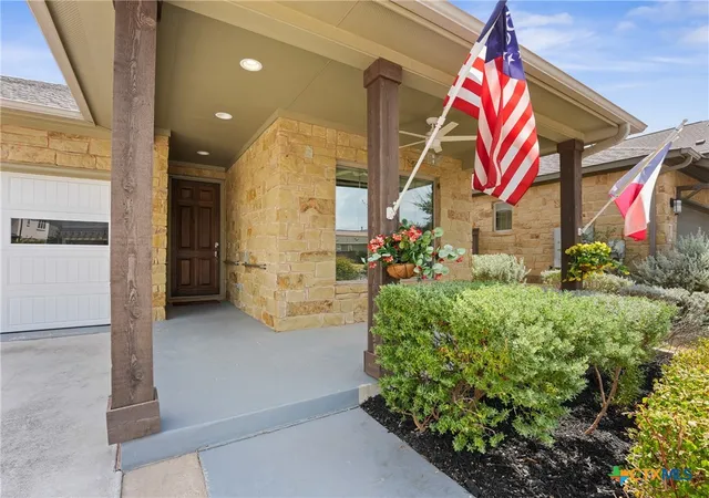 Photo 2 of Single family home for sale at 604 Golden Glory Rd, Leander, TX 78641 | MLS# 621734 | Listing updated on 2026-10-08